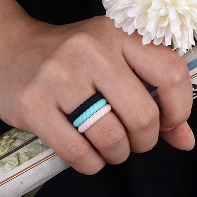 Тонкие заплетенные обручальные кольца силикона Stackable кольца черноты спорта Hypoallergenic для женщин